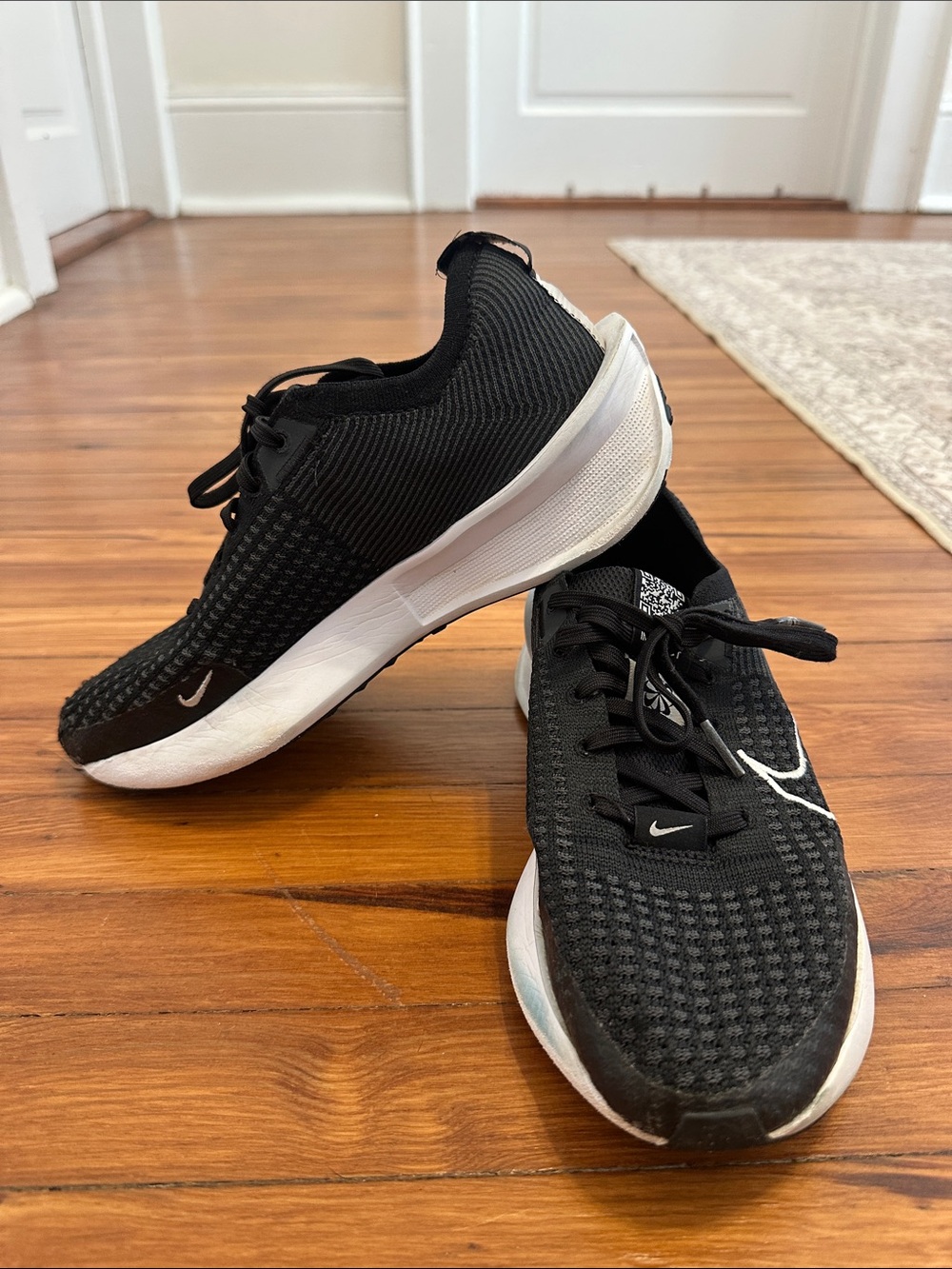 Nike Black & White Knit Running Shoes